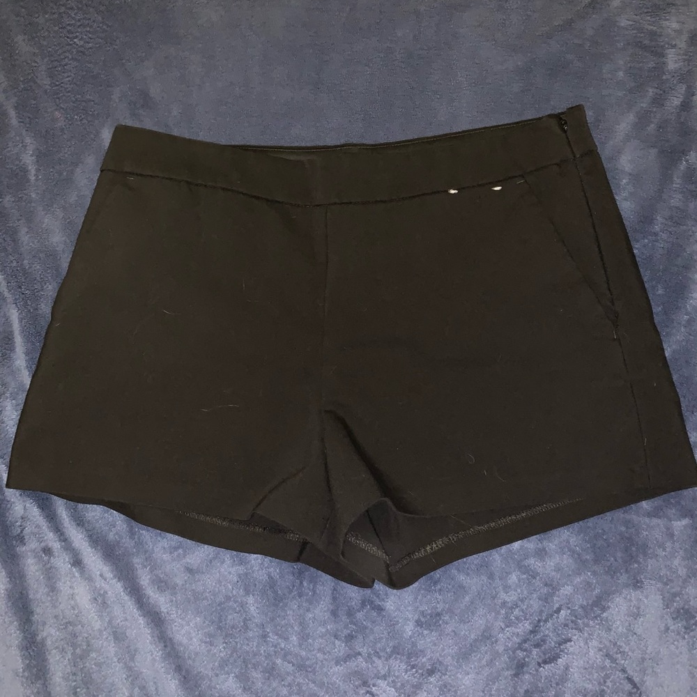 BLACK EXPRESS ZIP UP SHORTS